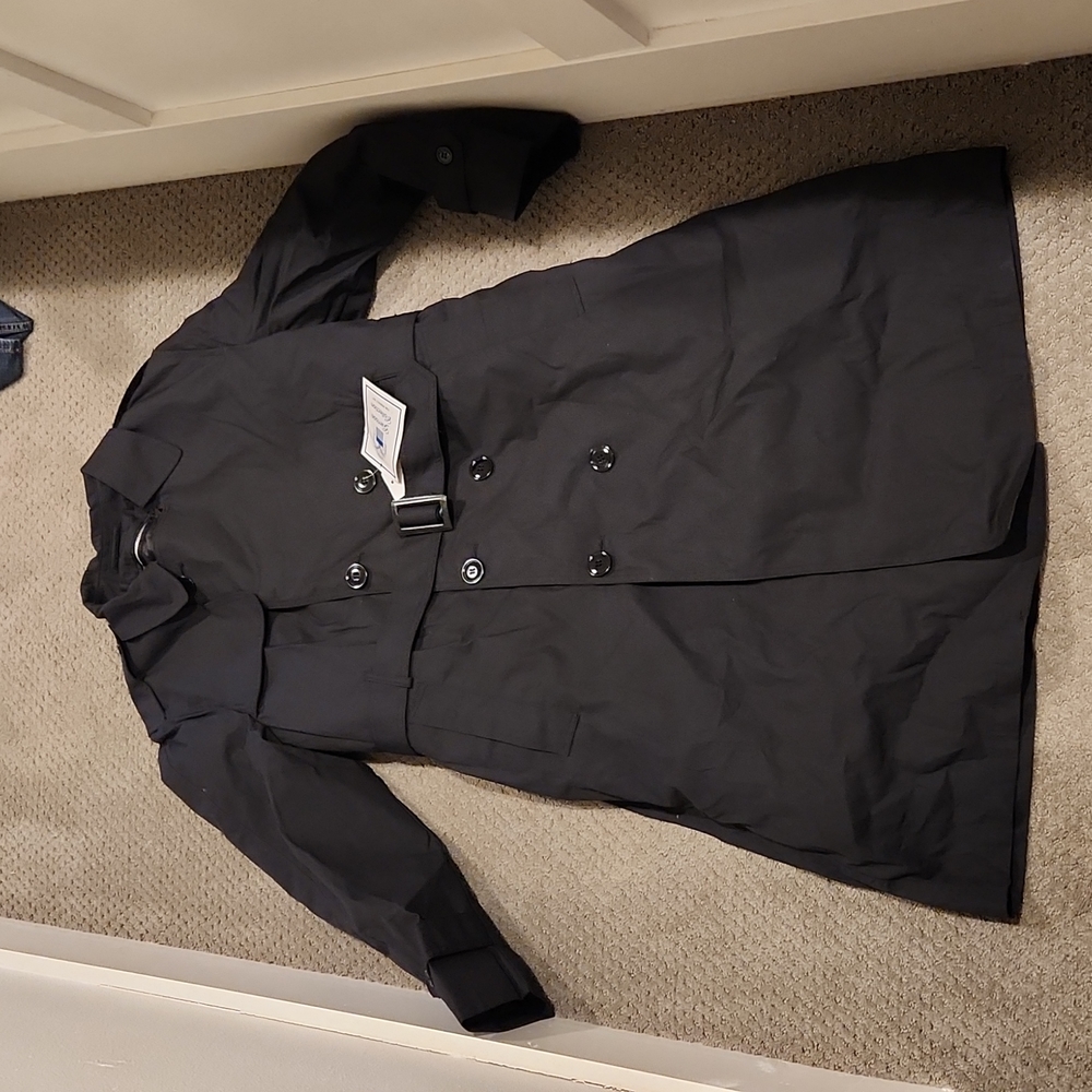 NEW Men's All weather coat with removable liner. 42R NEW WITH TAGS ATTACHED